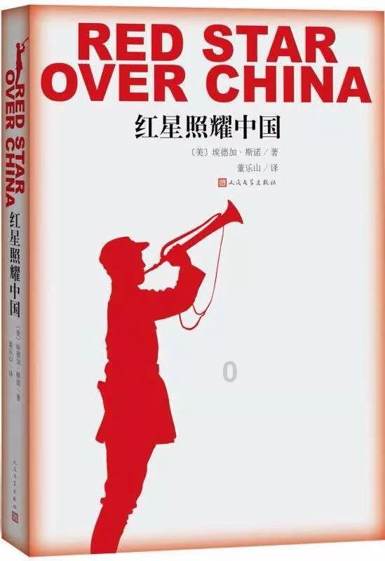 浙江温州,一辆叉车停在省道中间,疑因发生故障。4名女交警了解情况后,化身“大力士”,合力将车推至安全地段